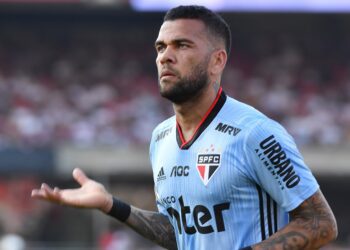 Sao Paulo's player Dani Alves gestures during the Brazilian Championship football match against Ceara at Morumbi stadium in Sao Paulo, Brazil, on August 18, 2019. (Photo by NELSON ALMEIDA / AFP) (Photo credit should read NELSON ALMEIDA/AFP/Getty Images)
