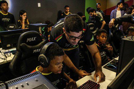 Desafios jurídicos dos e-Sports: Os direitos da personalidade e os atletas  de jogos eletrônicos