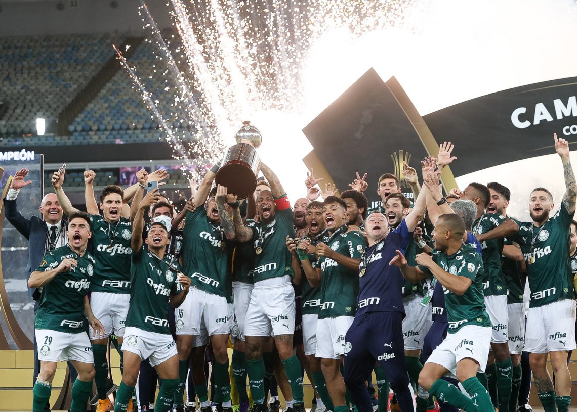 Quem é campeão da Libertadores tem vaga garantida no ano seguinte?