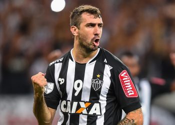 BELO HORIZONTE, BRAZIL - APRIL 14: Lucas Pratto #10 of Atletico MG celebrates a scored goal against Melgar during a match between Atletico MG and Melgar as part of Copa Bridgestone Libertadores 2016 at Mineirao stadium on April 14, 2016 in Belo Horizonte, Brazil. (Photo by Pedro Vilela/Getty Images)