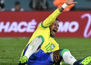 Voltarei mais forte, diz Neymar, após PSG anunciar cirurgia; Rodrygo e  Vinicius mandam apoio, futebol francês