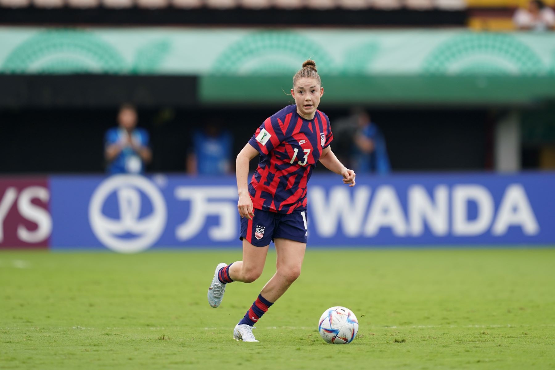 Destaque do futebol feminino fez história muito antes de começar a jogar  profissionalmente - Lei em Campo